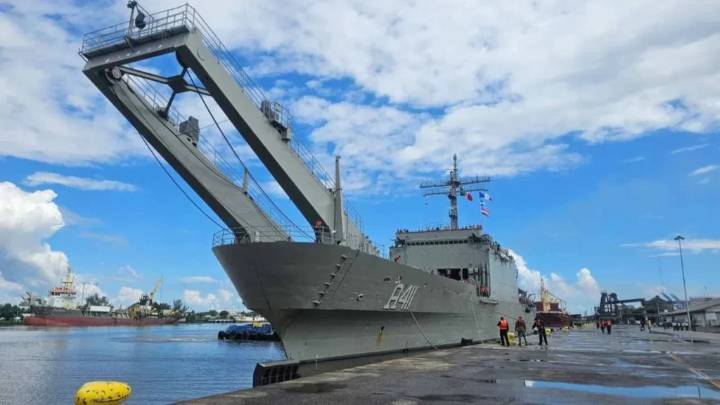 Armada de México establece puente marítimo para apoyar en Veracruz