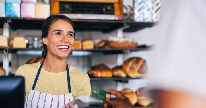 Gerona, Lérida y Tarragona piden a Illa más recursos para multar a los comercios que no rotulen en catalán