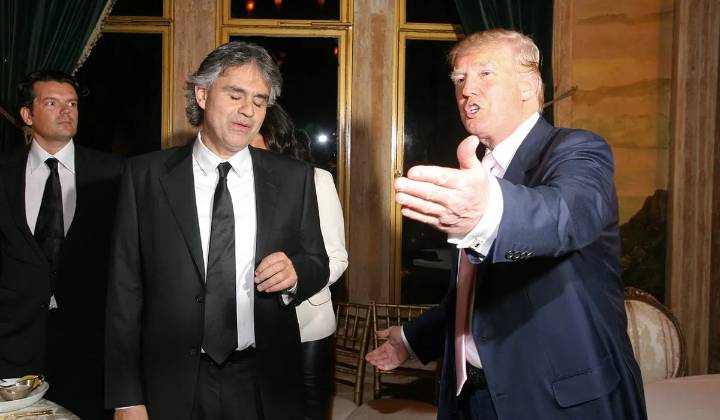 ¡Imperdible! Andrea Bocelli sorprende a Donald Trump con un emotivo recital en su despacho de la Casa Blanca. 🎶🏛️