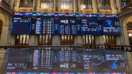 El Ibex 35 resiste sobre los 15.500 puntos pese al lastre de la banca