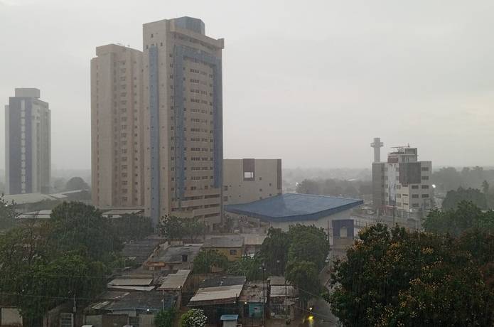 Ondas tropicales 51 y 52 generan lluvias en el país este martes