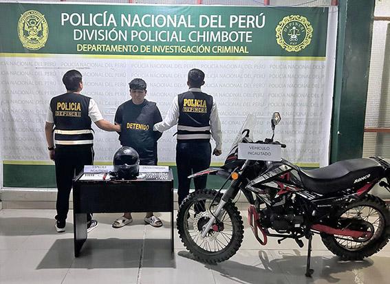 CAE SUJETO CON MOTO ROBADA, MUNICIONES Y EXPLOSIVO