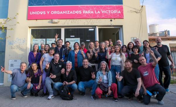 Luque continuó su agenda en Madryn con militantes kirchneristas