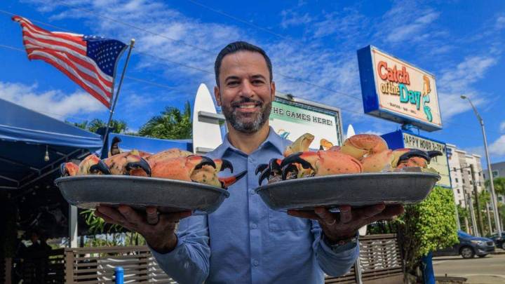 As stone crab season begins, a beloved Florida seafood spot starts a new chapter