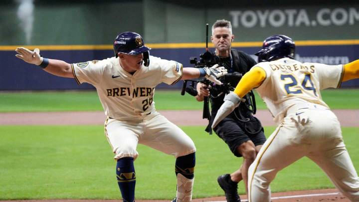 Lineup and Misiorowski-led bullpen provide power as Brewers beat Cubs 7