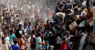 Miles de palestinos regresan a Gaza en medio de tregua entre Israel y Hamás, mientras avanza el plan de ayuda internacional