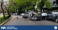 Choque y vuelco en Caballito: un herido con politraumatismos
