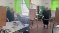Una mujer de 100 años emocionó a todos al votar en La Plata: su primer sufragio fue en 1951