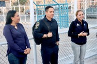 Recorren Carla Rivas y Julio Salas la colonia UP