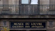Cómo fue el impactante robo en el Louvre: montacargas, amoladoras y una fuga