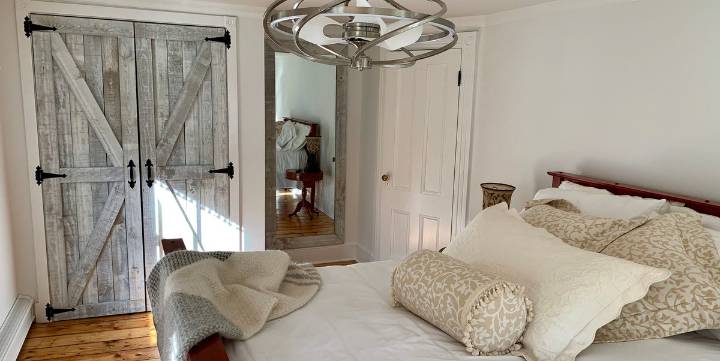 6 Things Making Your Farmhouse-Style Home Look Cheap