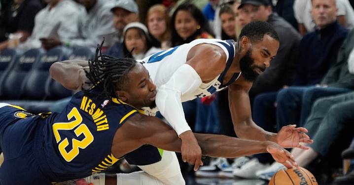 Nesmith gets contract extension as Pacers work to keep core group intact