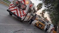Taxista es impactado por una camioneta mientras esperaba su pedido de carnitas en Torreón