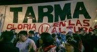Locura en Tarma: el emotivo recibimiento a Universitario, banderazo y euforia de hinchas