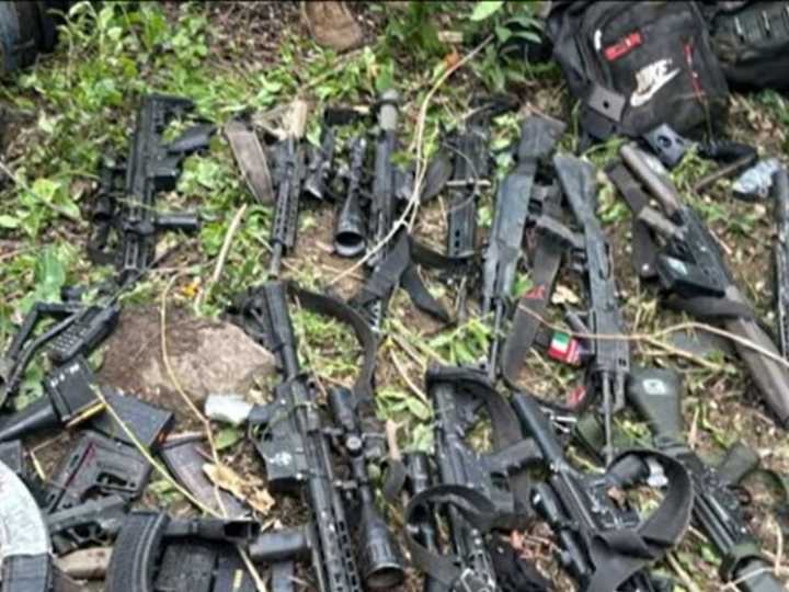 Guerra en las favelas de Río de Janeiro: hallaron un fusil FAL de las Fuerzas Armadas argentinas en el arsenal del Comando Vermelho