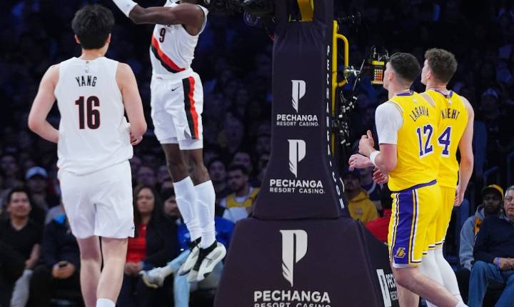 Trail Blazers vencen a Lakers a pesar de 41 puntos de Reaves