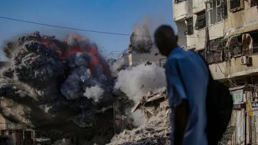 Israel dice que sus tropas aún operan en ciudad de Gaza en medio de reportes de ataques israelíes