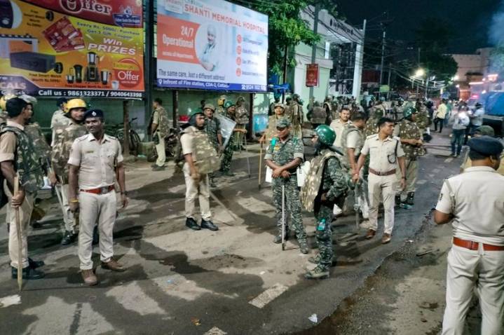 Fresh violence in Cuttack; govt suspends internet for 24 hours