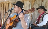 El guitarrista Matthius Delgado de Lago Rosario en la Fiesta del Chacarero