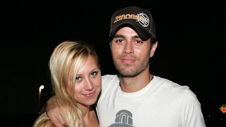 Anna Kournikova finally returns to social media amid pregnancy in ultra-rare photo with three kids with Enrique Iglesias