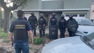 Dos detenidos en un operativo antidrogas: Intentaron descartar cocaína en un inodoro