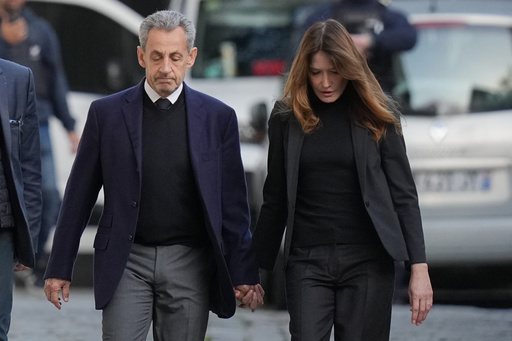 Expresidente francés Sarkozy inicia condena de 5 años por conspiración en financiamiento de campaña