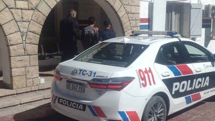 Detuvieron a un hombre que intentó robar en una fábrica de carburo