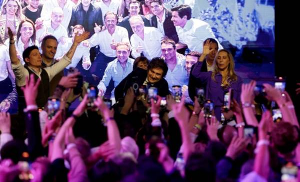 Fortalecido por las urnas, Milei inicia la segunda parte de su mandato con tres desafíos centrales