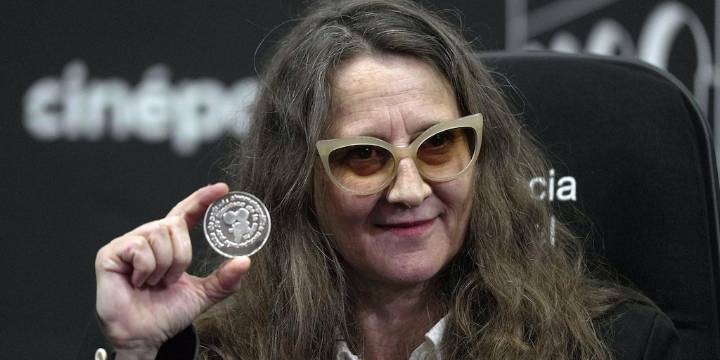 Lucrecia Martel, homenajeada con la medalla más importante del cine mexicano