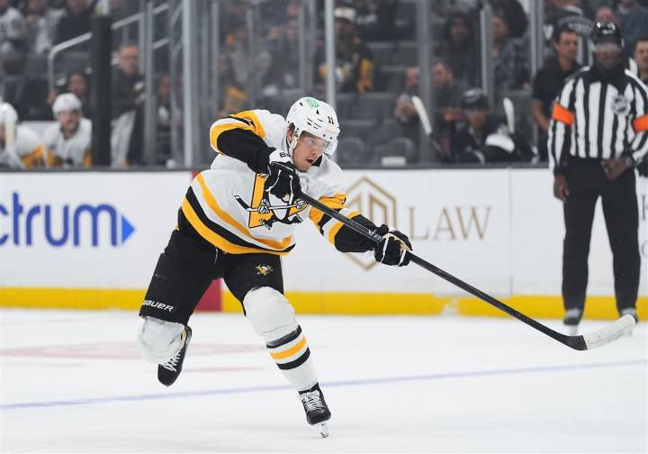 Rapid recap: Penguins win ugly against Kings thanks to Filip Hallander’s first NHL goal