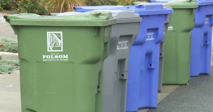 City of Folsom to check residents trash bins to make sure they're separating garbage properly