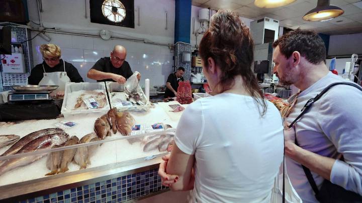 Los canarios comen 8,3 kilos menos de pescado que en Castilla y León