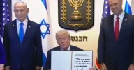 Trump Scrawls Giant Sharpie Message in Parliament Guest Book