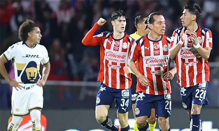 Chivas se recuperan y vencen 2-1 a Pumas en Ciudad Universitaria