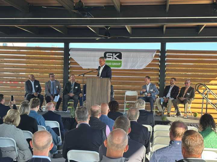 Governor Lee speaks on explosion, government shutdown during Cleveland visit