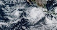 Huracán Priscilla azota el oeste de México con intensas lluvias y fuertes vientos
