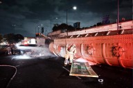 Volcadura de pipa con polietileno causa incendio en la Calzada Lázaro Cárdenas
