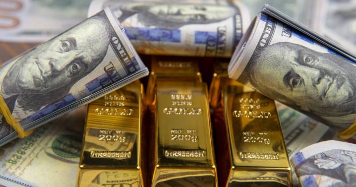 Precio del oro supera por primera vez los 4,000 dólares por onza