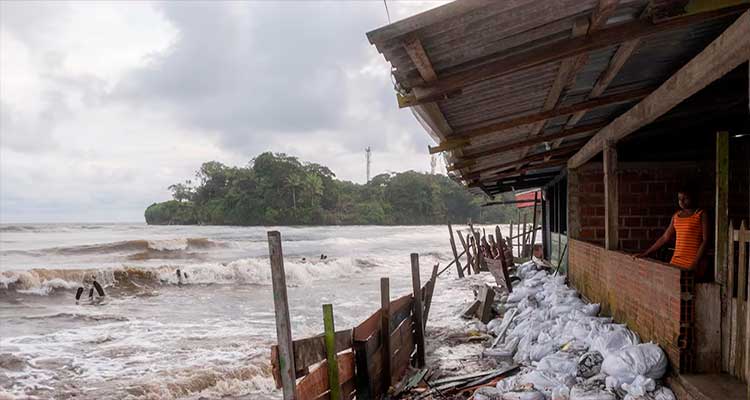 Alertan por fuertes mareas e inundaciones del 20 al 27 de octubre en varios municipios del Chocó
