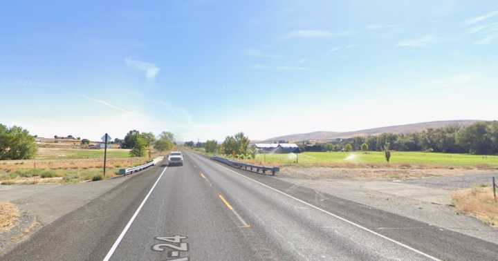 Improper U-turn leads to injury crash near Moxee