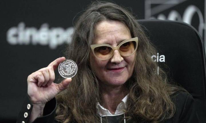 Lucrecia Martel recibe medalla en México y dedica función a “pueblos indígenas”