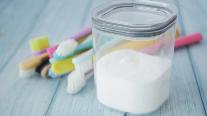 Mixing Baking Soda And Toothpaste: Why Is It Recommended And What Is It Used For