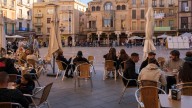 ¿A qué sectores afecta más el horario de invierno? : la hostelería o el pequeño comercio pierden con menos horas de sol