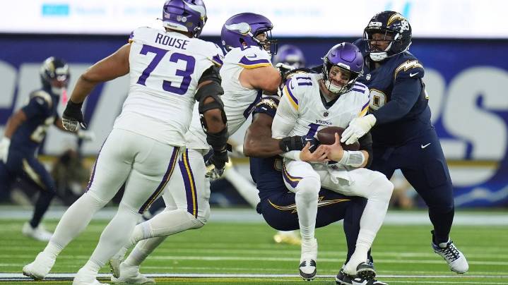 Vikings see their strategy for the season skid sideways in light of troubling blowout loss