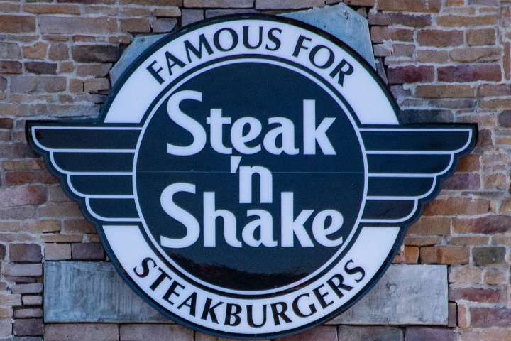 Why Steak ’n Shake Is Installing Giant American Flags at Restaurants