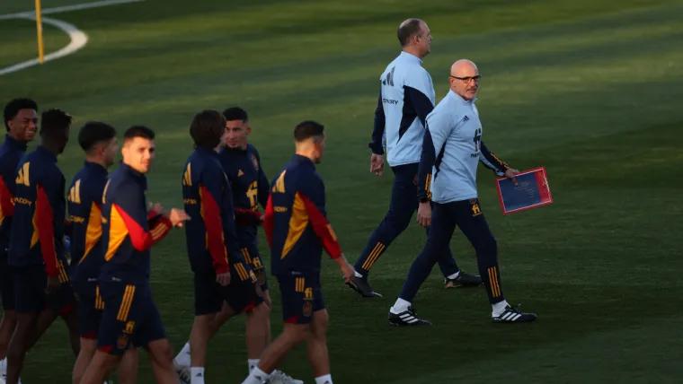 Spain coach hints at La Masia graduate's possible return to national squad