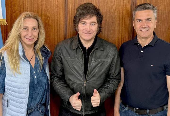 Milei intensifica su campaña: reunión con Zdero en Chaco y con Virginia Gallardo en Corrientes