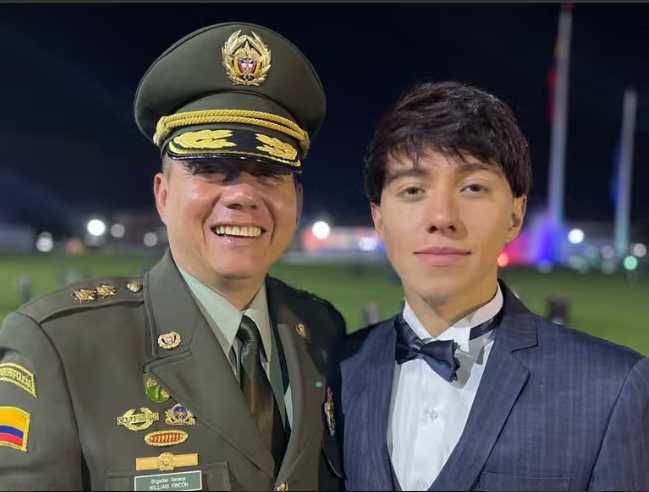 El general Rincón vuelve a la Policía en medio del misterio por el asesinato de su hijo: “Fue un grupo delincuencial”
