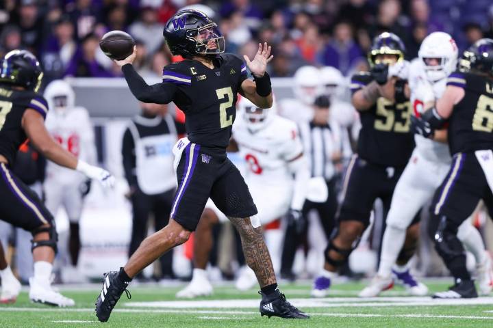 Deadspin | Demond Williams Jr. does it all as Washington tops Rutgers
