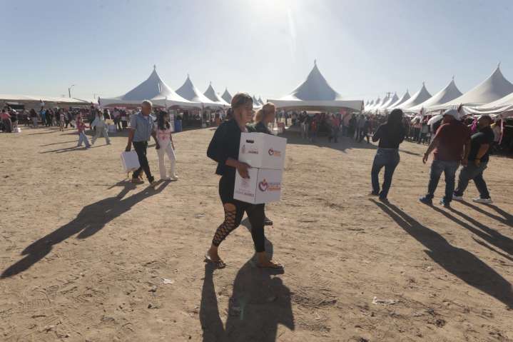 Atiende Municipio a vecinos de la colonia Las Haciendas